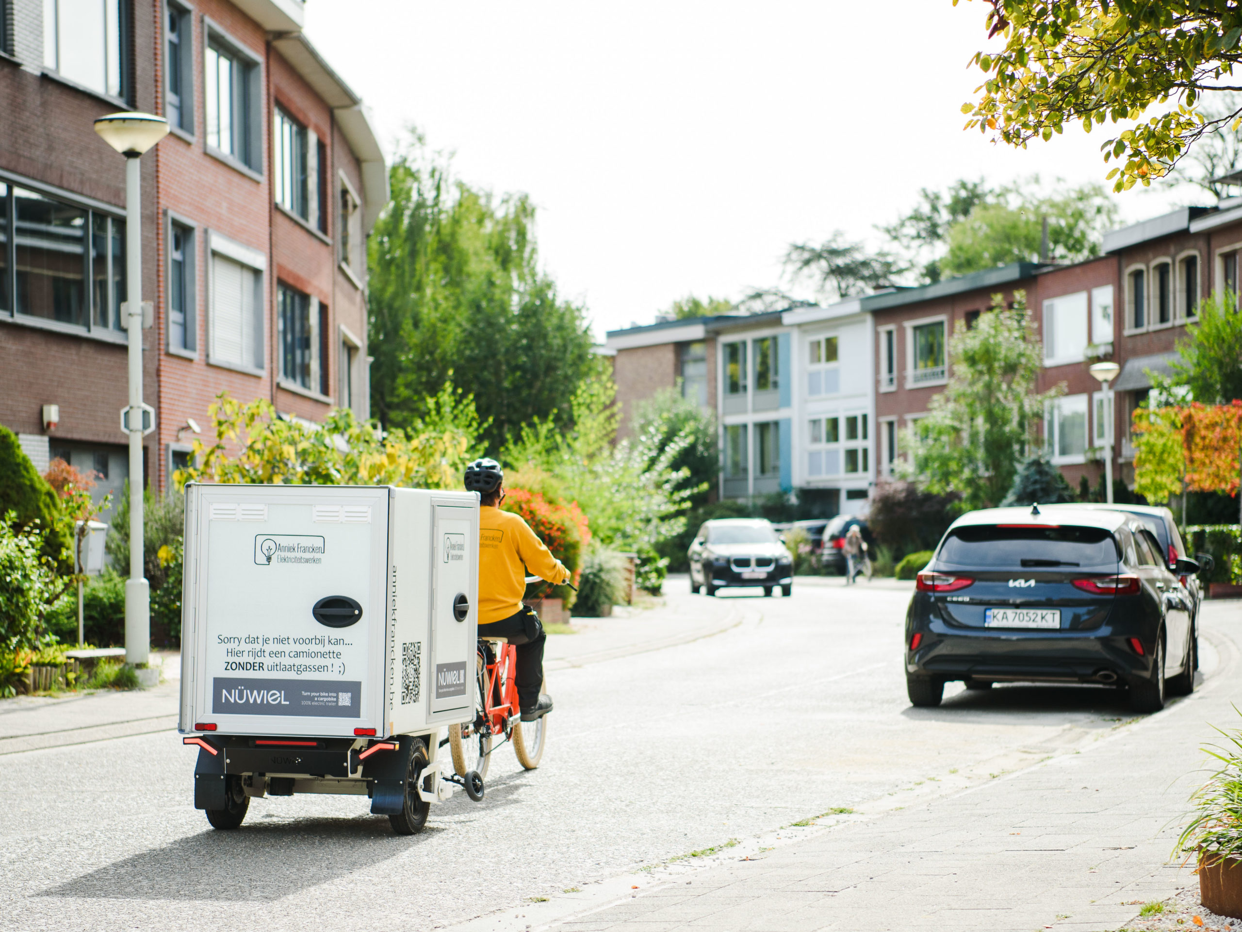 Anniek Francken uses the NÜWIEL eTrailer to helps her run her own business as an electrician.